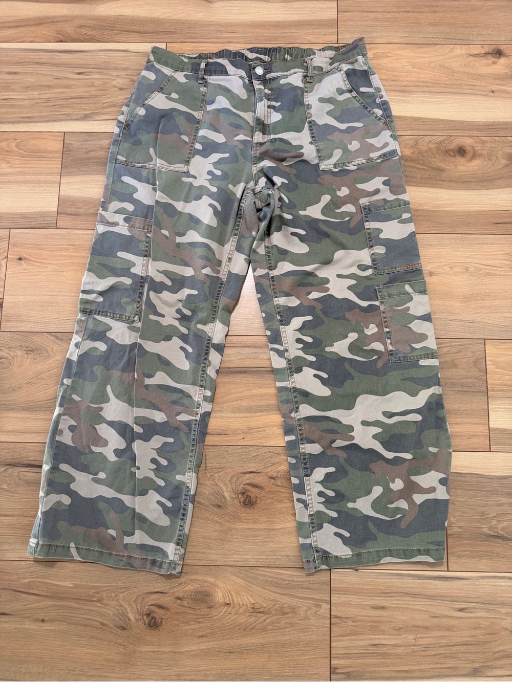 Camo Cargo Women’s Utility Pants in Green and Brown XL